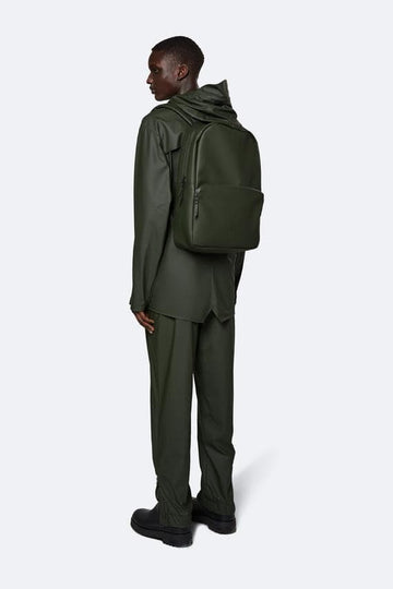 Rains Field Bag Green תיק גב עמיד לגשם בצבע ירוק ריינס.